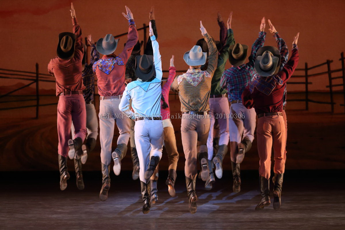 歌剧院时间:2013年3月6日演出:美国国家芭蕾舞剧院剧目:《牛仔竞技》